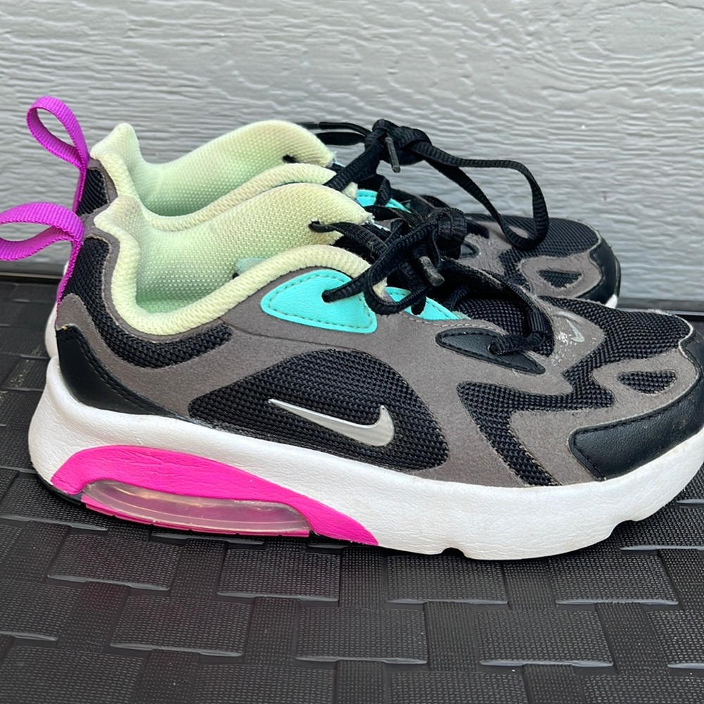 Great Nike shoe for your active child!